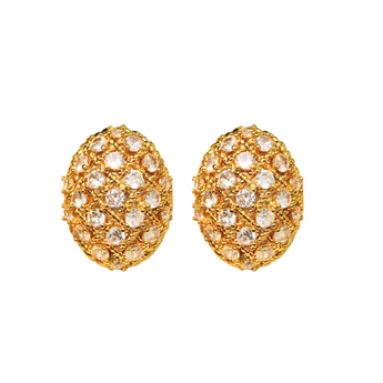 Diamond cluster stud earrings in 18K gold vermeil
Lab-grown diamond mesh stud earrings
Sparkling diamond inlay gold studs with clip-on option