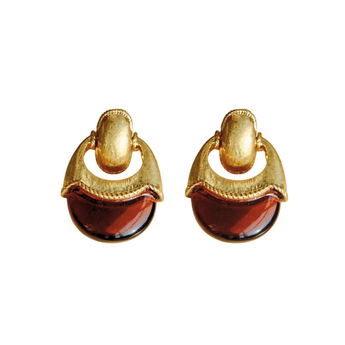 Cherry amber drop stud earrings in 18K gold vermeil
Deep red amber crescent gold frame earrings
Natural amber stone statement studs